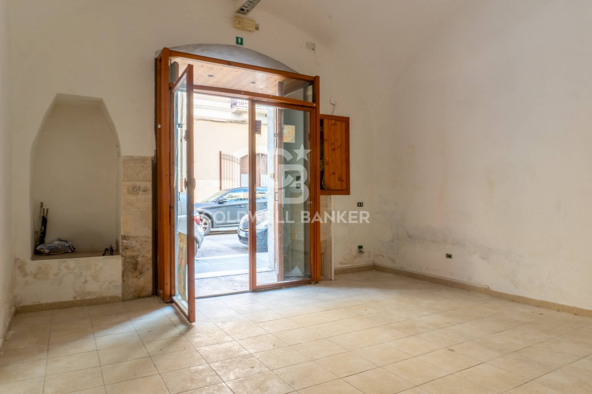 Foto 2 - Locale Commerciale Via Nicola De Roggiero
 
90, Trani - foto 2