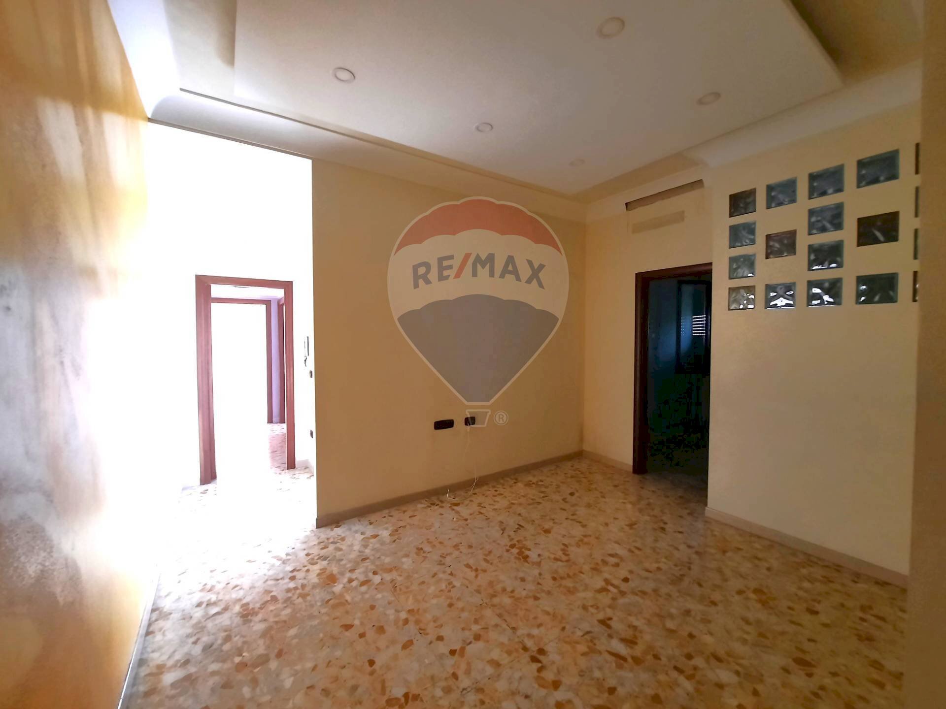 Ingresso-soggiorno - Two-room apartment Via Filippo Palizzi
 
15, Casavatore - photo 3