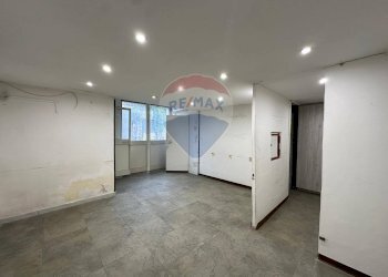 Stanza vuota - Negozio Via Armando Diaz
 
98, Casoria - foto 4