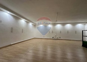 Stanza vuota - Negozio Via Armando Diaz
 
98, Casoria - foto 6