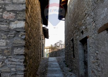 Edificio all\'aperto - Appartamento Ponna - foto 30