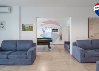 IMMAGINE DI UNALTRA DELLE VILLE DEL COMPLESSO CON ARREDAMENTO - Villa Via Terrarossa, Monte Argentario - photo 32