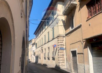 Edificio all\'aperto - Quadrilocale via Garibaldi
 
63, Rieti - foto 9