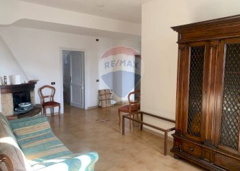 Soggiorno - Quadrilocale via Garibaldi
 
63, Rieti - foto 27