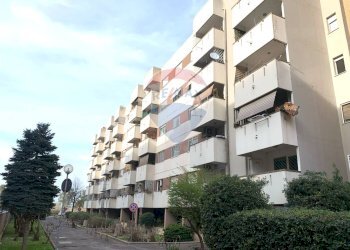 Edificio all\'aperto - Trilocale Via Delle Azzorre
 
340, Roma - foto 14