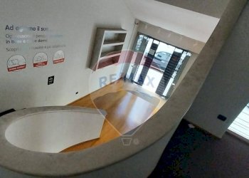 Scale - Locale Commerciale Via Lorenzo Cavaliero
 
15-19, Salerno - foto 7