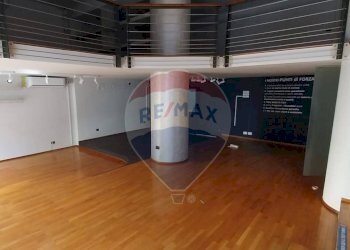 Stanza vuota - Locale Commerciale Via Lorenzo Cavaliero
 
15-19, Salerno - foto 18