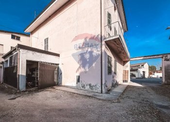 Casa all\'aperto - Casa indipendente Piazza Trenta Trentuno Maggio
 
15, Palestro - foto 2