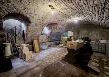 Cantina - Casa indipendente Piazza Trenta Trentuno Maggio
 
15, Palestro - foto 10