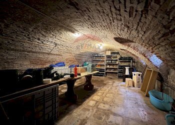 Cantina - Casa indipendente Piazza Trenta Trentuno Maggio
 
15, Palestro - foto 11