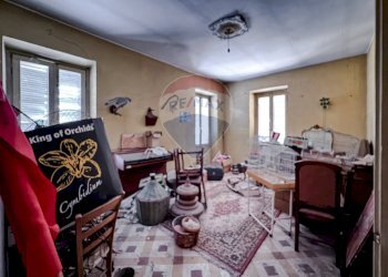 Soggiorno - Casa indipendente Piazza Trenta Trentuno Maggio
 
15, Palestro - foto 22