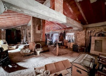 Soggiorno - Casa indipendente Piazza Trenta Trentuno Maggio
 
15, Palestro - foto 25