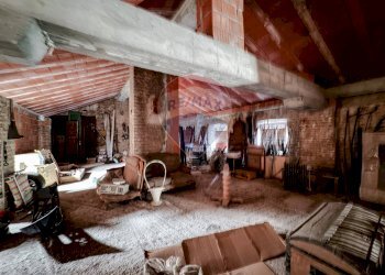 Soggiorno - Casa indipendente Piazza Trenta Trentuno Maggio
 
15, Palestro - foto 26