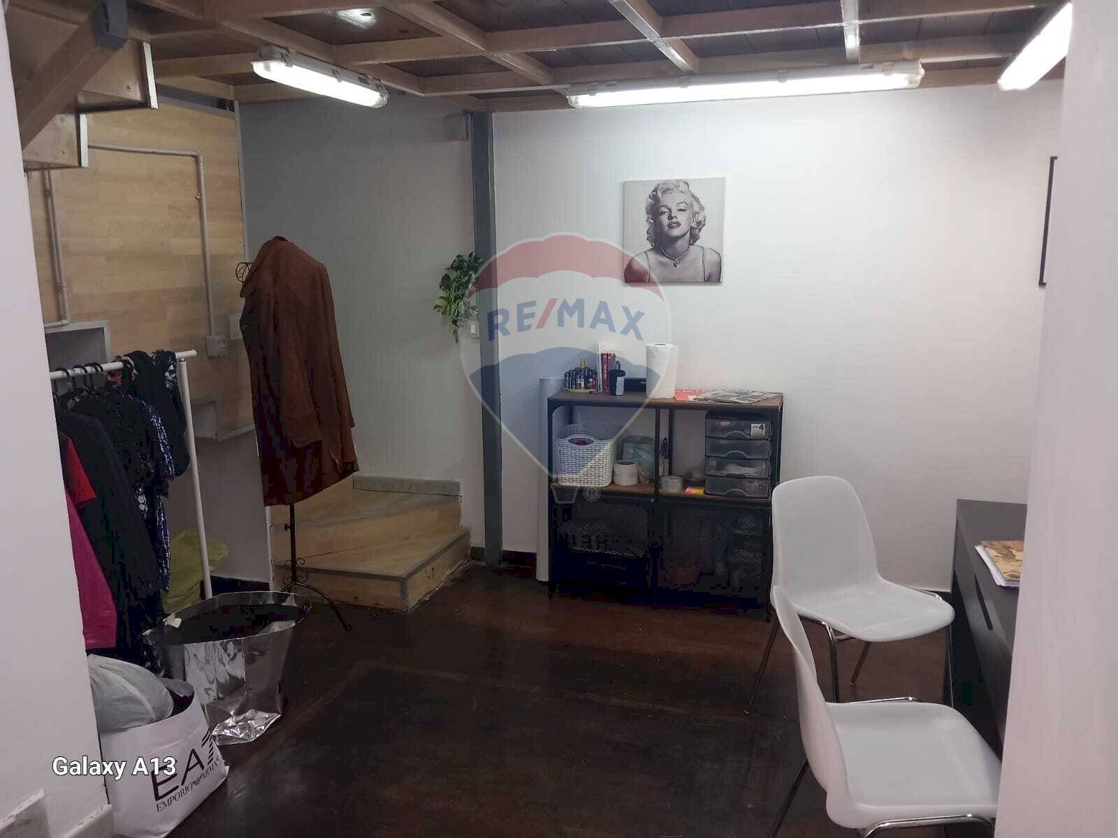 Dispensa di stoccaggio - Commercial Premises Via V. Emanuele III
 
3, Casalnuovo di Napoli - photo 3