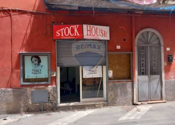 Edificio all\'aperto - Locale Commerciale Via V. Emanuele III
 
3, Casalnuovo di Napoli - foto 1