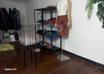 Cabina armadio - Locale Commerciale Via V. Emanuele III
 
3, Casalnuovo di Napoli - foto 8