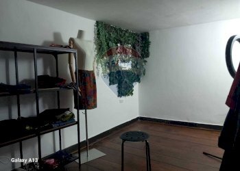 Hall / corridoio - Locale Commerciale Via V. Emanuele III
 
3, Casalnuovo di Napoli - foto 12