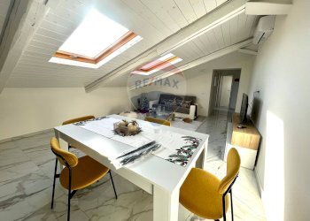 Sala da pranzo - Attico Corso Garibaldi
 
316, Napoli - foto 4