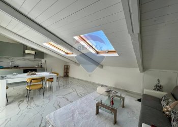 Sala da pranzo - Attico Corso Garibaldi
 
316, Napoli - foto 5