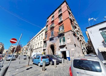 Edificio all\'aperto - Appartamento Via Carbonara
 
33, Napoli - foto 2