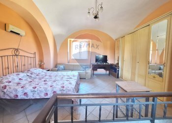 Camera / camera da letto - Trilocale via Ponte Annibale
 
2, Capua - foto 8