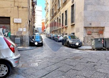 Edificio all\'aperto - Locale Commerciale Vico Maglioli
 
21, Napoli - foto 5