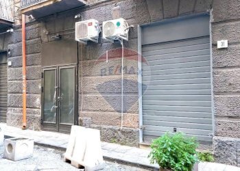 Edificio all\'aperto - Locale Commerciale Vico Maglioli
 
21, Napoli - foto 20