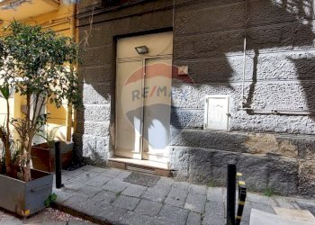 Edificio all\'aperto - Locale Commerciale Vico Maglioli
 
21, Napoli - foto 31