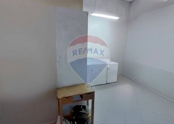 Camera / camera da letto - Locale Commerciale Vico Maglioli
 
21, Napoli - foto 38