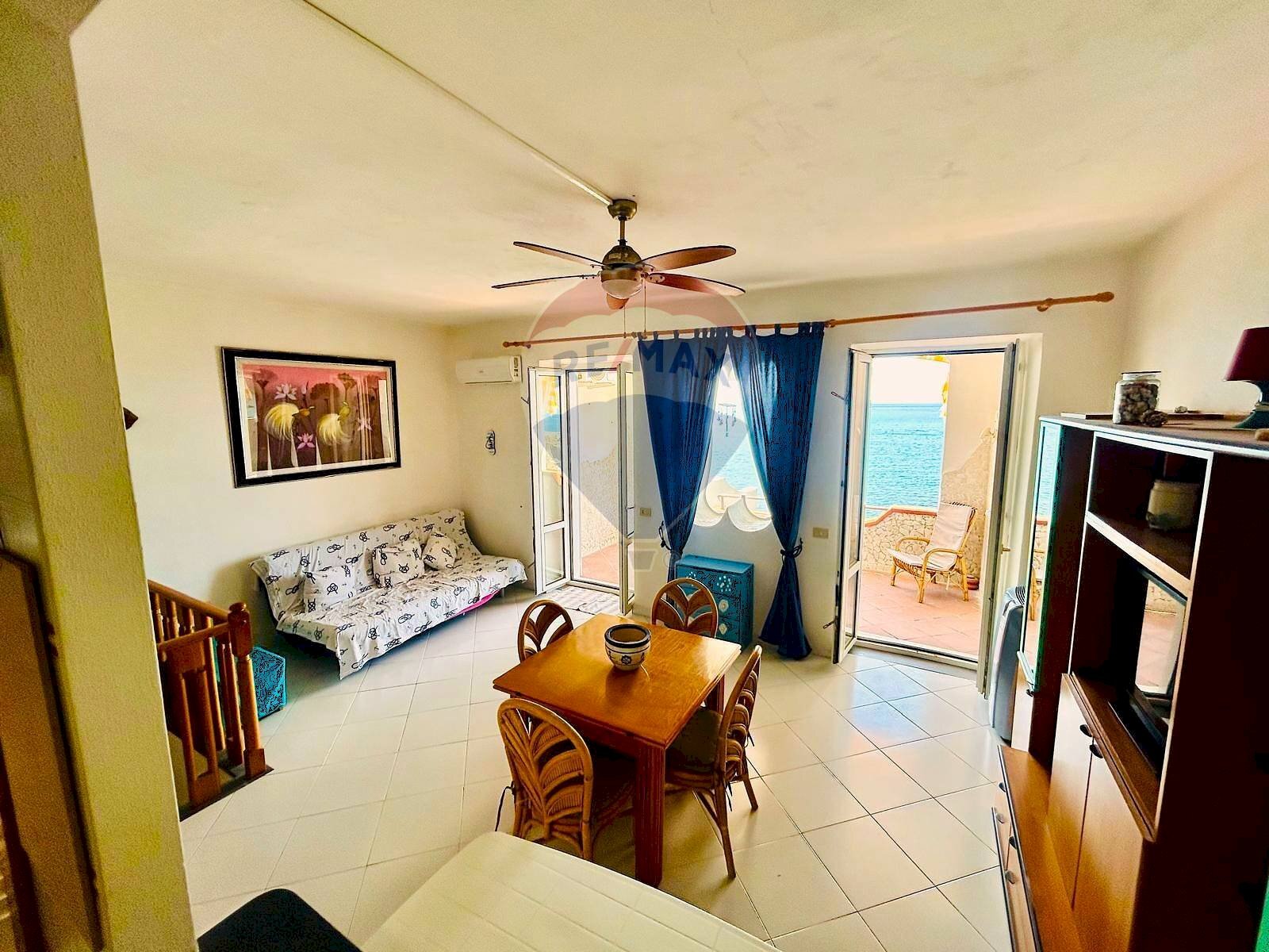 Sala da pranzo - Appartamento via Giovanni Mazzella, Forio - foto 1