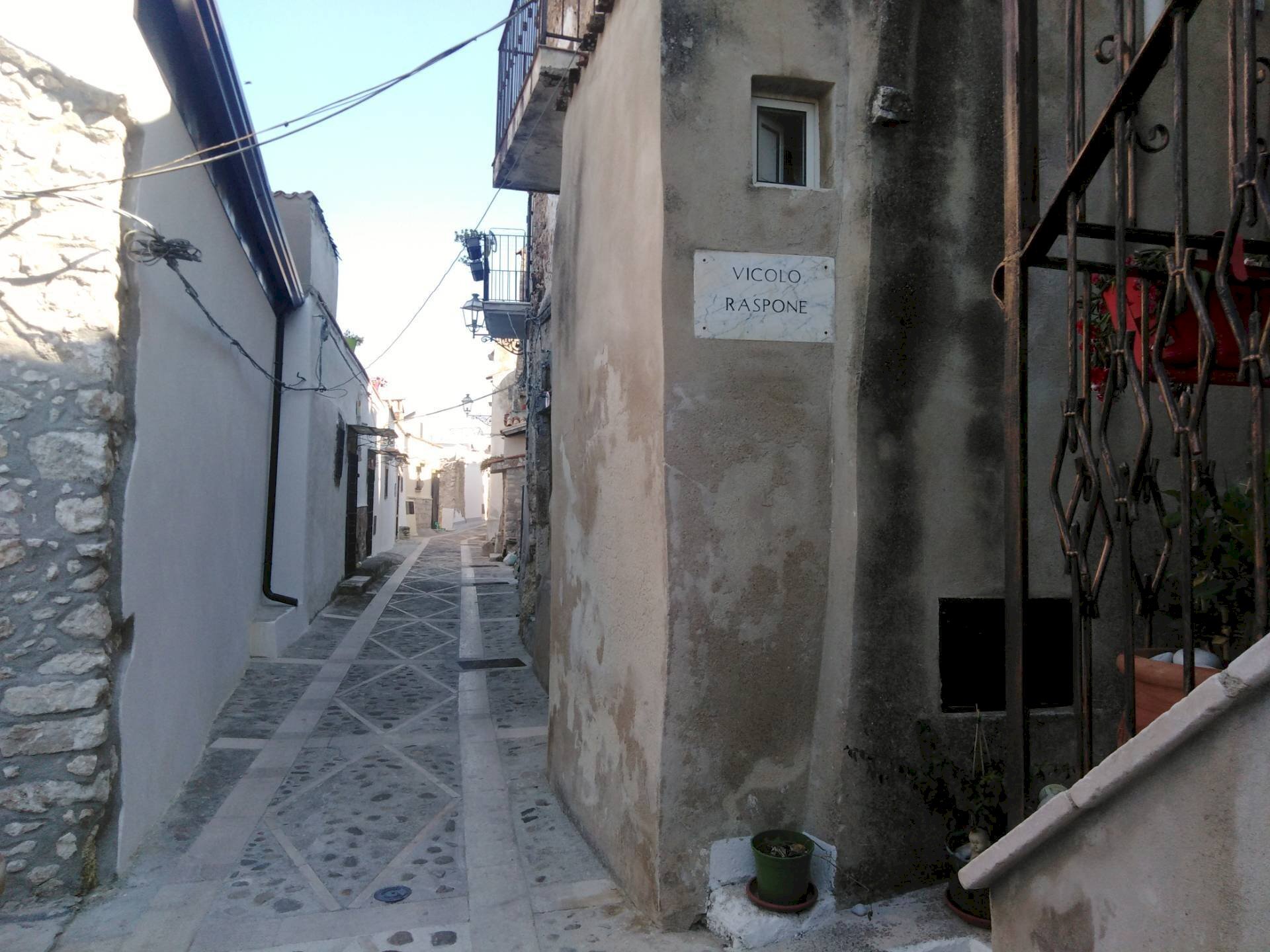 Foto 1 - Trilocale Via Raspone
 
10, Vico del Gargano - foto 1