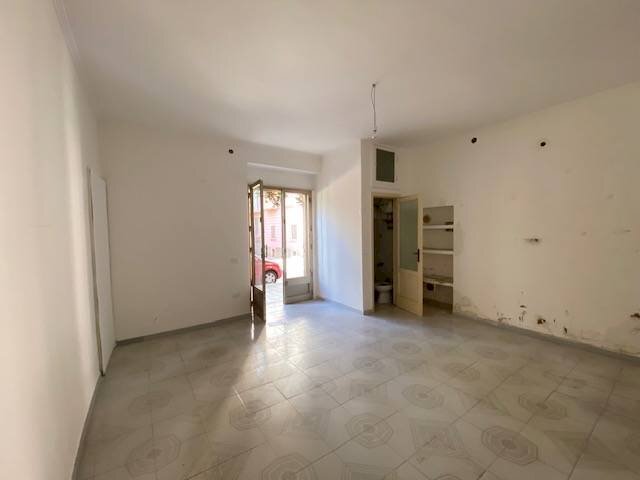 Foto 3 - Locale Commerciale Viale Vittorio Veneto
 
55, San Nicandro Garganico - foto 3