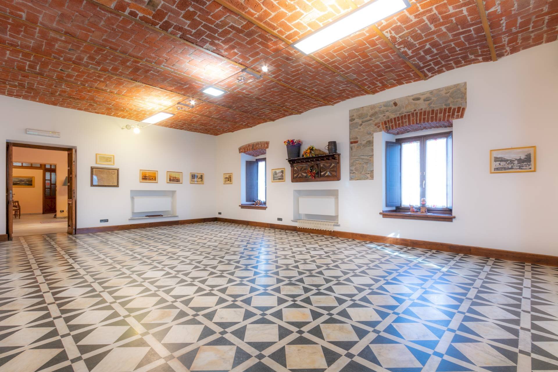 Foto 3 - Attività Commerciale Via Antica di Francia
 
1, Villar Focchiardo - foto 3