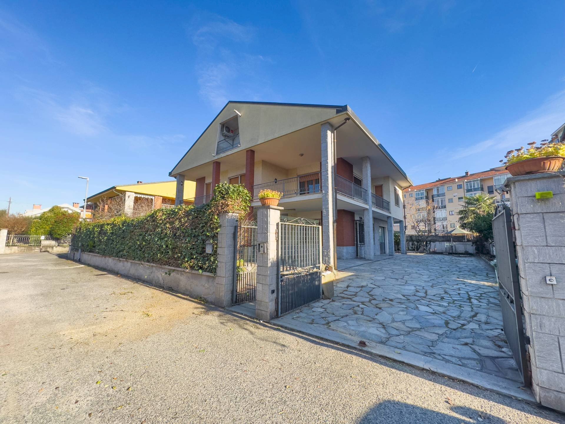 Foto 1 - Villa Via Trento, Orbassano - foto 1