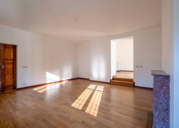 salone - Villa strada Val San Martino Superiore
 
285, Torino - foto 18