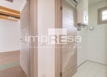 Foto 21 - Negozio via Bertolini
 
25, Montebelluna - foto 21