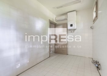 Foto 23 - Negozio via Bertolini
 
25, Montebelluna - foto 23