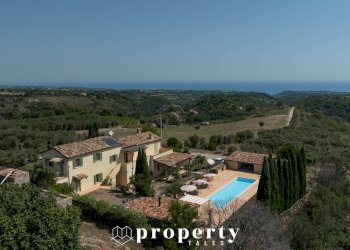 Foto 1 - Villa contrada colle sant'andrea
 
6, Ripatransone - photo 1