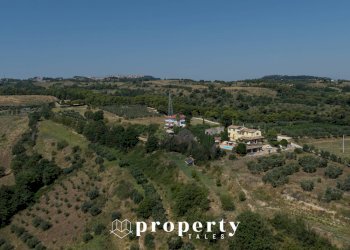 Foto 3 - Villa contrada colle sant'andrea
 
6, Ripatransone - photo 3