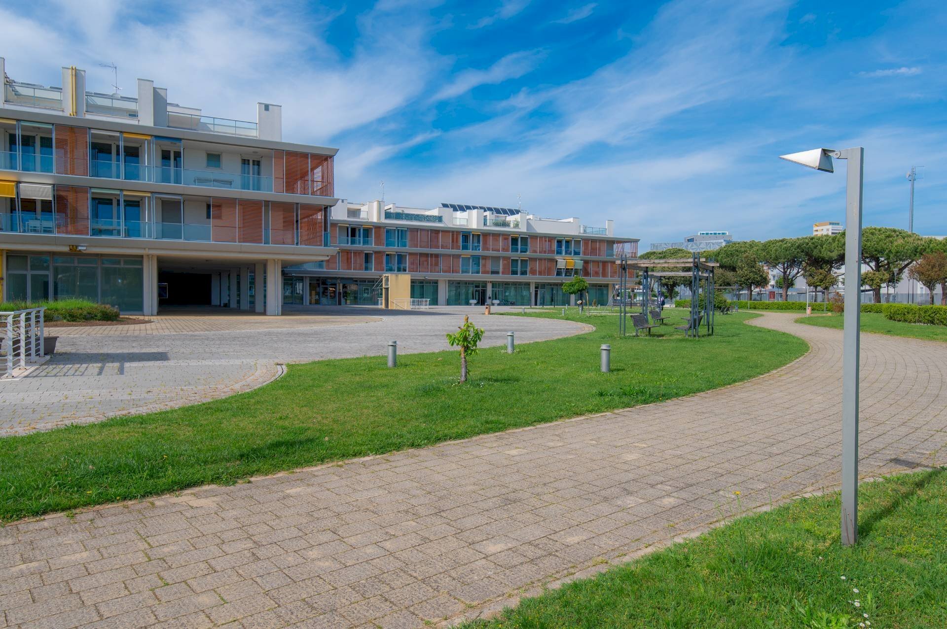 Foto 2 - Locale Commerciale Piazza L. Tenco, Jesolo - foto 2