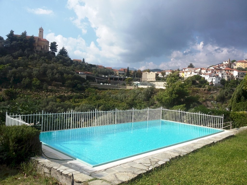 Castellaro Villa Con Piscina in Vendita - Villa Castellaro - foto 1