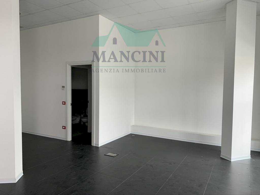 Foto 2 - Commercial Premises DON MINZONI
 
30, Jesi - photo 2