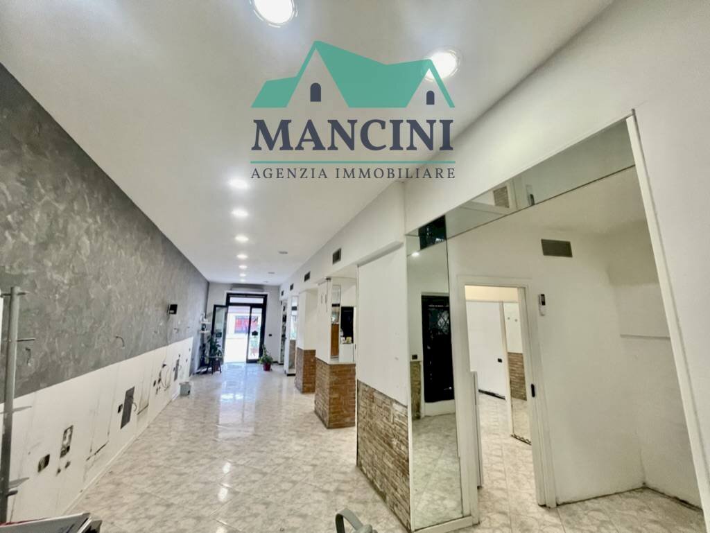 Foto 1 - Shop VIA GIUSEPPE GARIBALDI
 
20, Jesi - photo 1