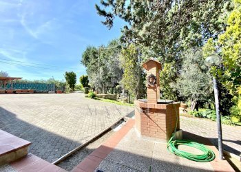 \nFoto 11\n - Villa loc.Salvanelli
 
10, Torrita di Siena - foto 11