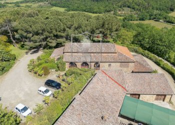 \nFoto 68\n - Rustico piazza matteotti
 
3, Castellina in Chianti - foto 68