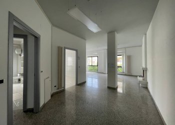 Foto 2 - Stabile - Palazzo Via Gabriele d'Annunzio
 
162, Pescara - foto 2