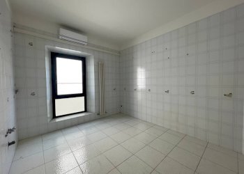 Foto 18 - Stabile - Palazzo Via Gabriele d'Annunzio
 
162, Pescara - foto 18