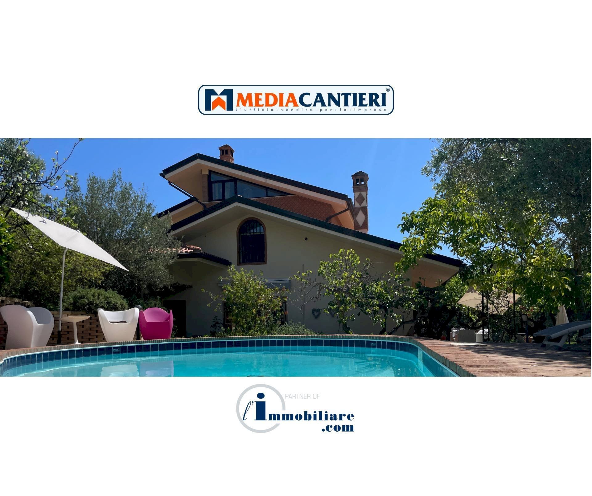 Foto 1 - Villa Via Leonardo Petruzzi
 
33, Città Sant'Angelo - foto 1