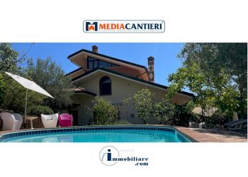 Foto 1 - Villa Via Leonardo Petruzzi
 
33, Città Sant'Angelo - foto 1