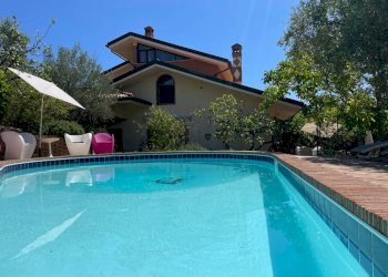 Foto 52 - Villa Via Leonardo Petruzzi
 
33, Città Sant'Angelo - foto 52